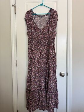 Old Navy Floral V-Neck Maxi Dress in Pink and Black